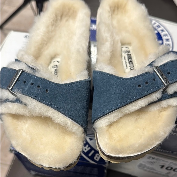 Birkenstock Shoes - Birkenstock Navy and Cream Shearling Sandals size 35 US L4 narrow fit NWT